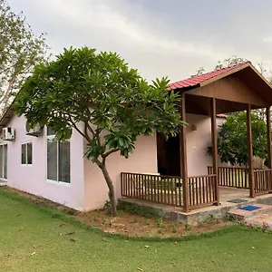 Holiday home Orchard At Sarai - Private Cottage, Large Lawn, & Pet Friendly, Gurgaon