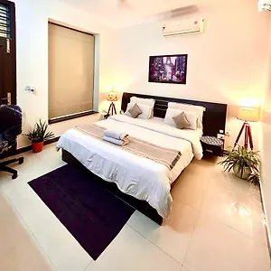 Guest house Golf Luxury, Gurgaon